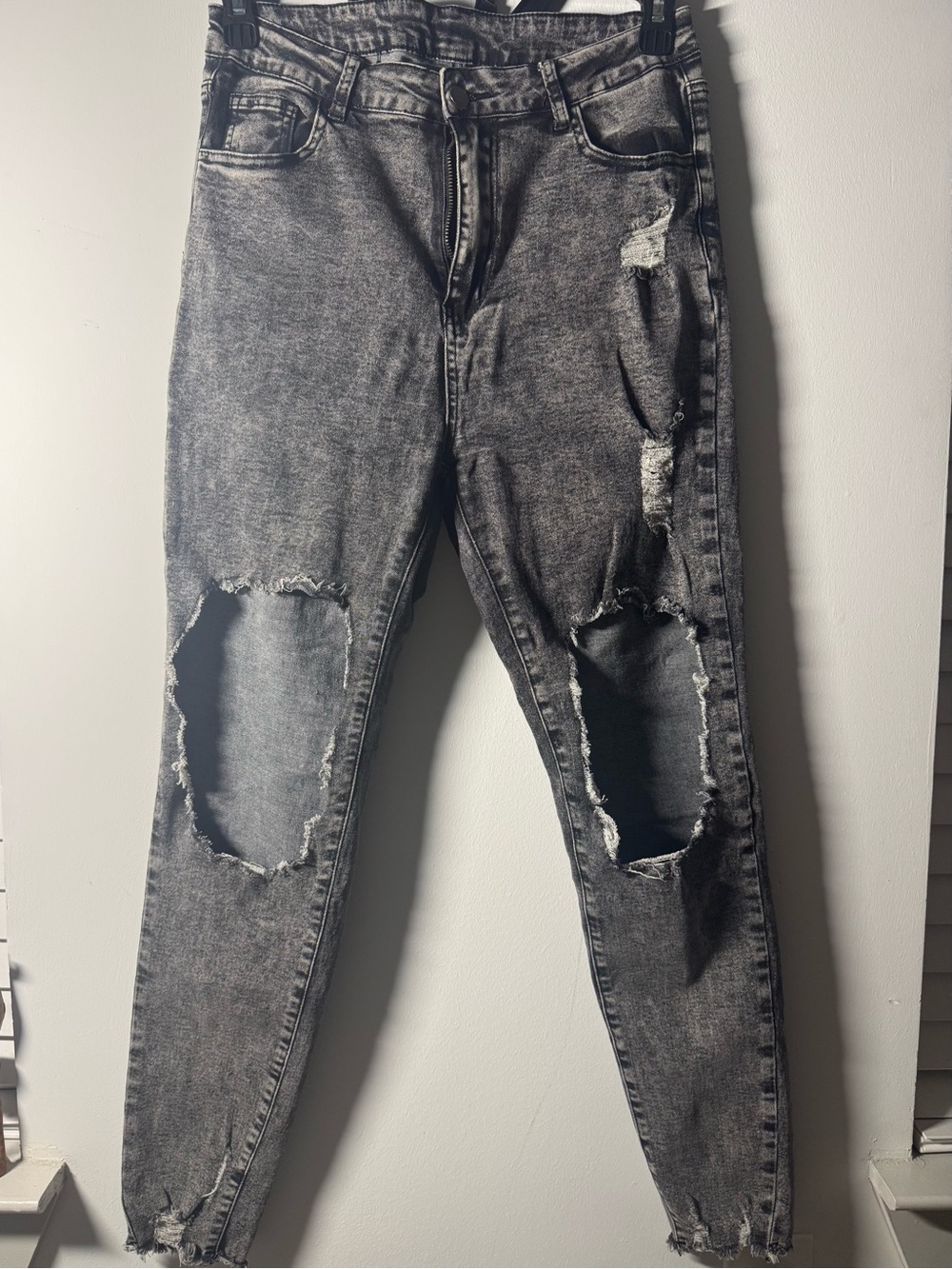 SHEIN Women's Black Washed Distressed Skinny Jeans
